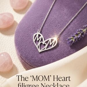 Heart Filigree 'MOM' Pendant Necklace - Silver